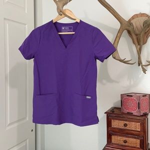 Figs ultraviolet scrub top in XS